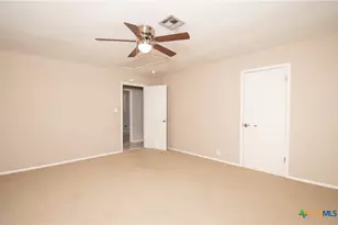 812 N Penelope St, Belton, TX 76513 - Photo 24