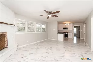 812 N Penelope St, Belton, TX 76513 - Photo 4