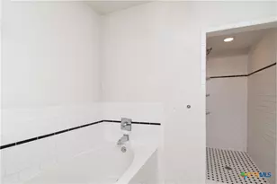 812 N Penelope St, Belton, TX 76513 - Photo 16