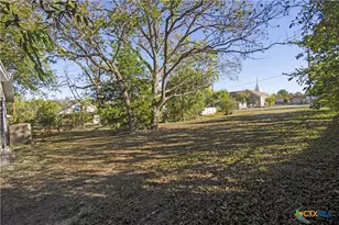 767 Taylor Ave, Seguin, TX 78155 - Photo 22