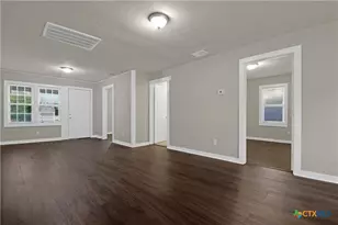 767 Taylor Ave, Seguin, TX 78155 - Photo 10