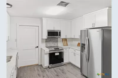 581 Kellys Way, New Braunfels, TX 78130 - Photo 4