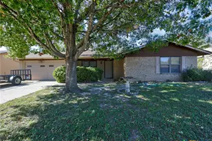 103 Lackey, Florence, TX 76527 - Photo 2