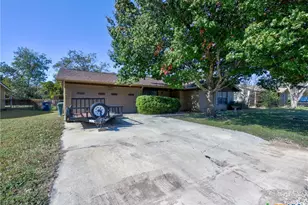 103 Lackey, Florence, TX 76527 - Photo 1