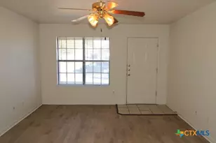 305 Cedar Ridge Dr, Nolanville, TX 76559 - Photo 2