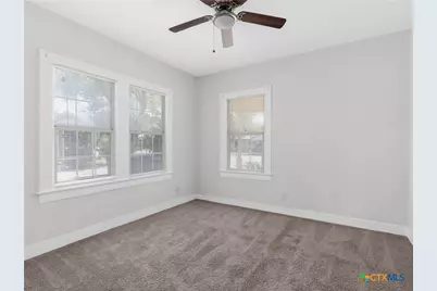 1013 Sacramento, San Antonio, TX 78201 - Photo 14