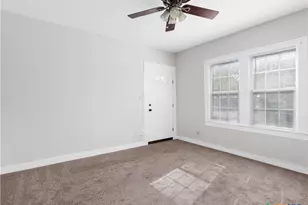 1013 Sacramento, San Antonio, TX 78201 - Photo 6