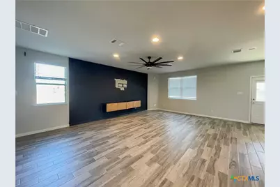 108 Old Stagecoach Road, Jarrell, TX 76537 - Photo 4