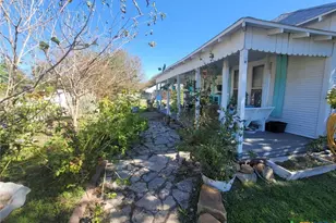 504 E Walnut St, Lometa, TX 76853 - Photo 2