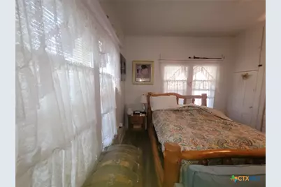 504 E Walnut Street, Lometa, TX 76853 - Photo 12