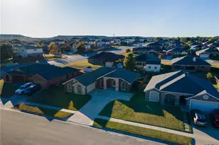 2403 Terry Dr, Copperas Cove, TX 76522 - Photo 2