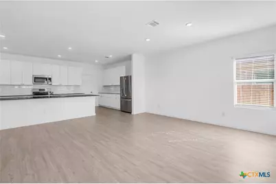 8904 James Bowie, Seguin, TX 78155 - Photo 14