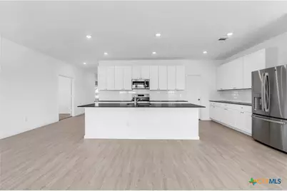 8904 James Bowie, Seguin, TX 78155 - Photo 10