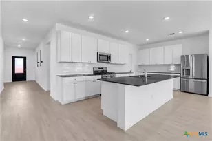 8904 James Bowie, Seguin, TX 78155 - Photo 20