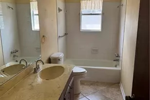 105 Pecan Dr, Victoria, TX 77905 - Photo 10