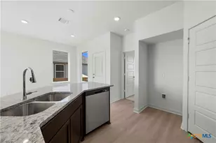 410 University Ave, Troy, TX 76579 - Photo 22