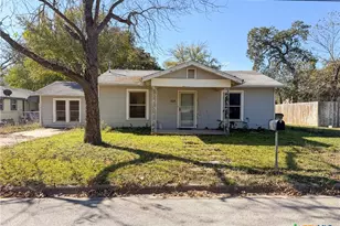 504 S Boundary St, Burnet, TX 78611 - Photo 1