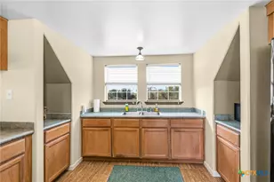 364 N Blackburn Ave, Port Lavaca, TX 77979 - Photo 10