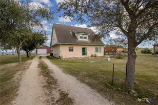 364 N Blackburn Ave, Port Lavaca, TX 77979 - Photo 4