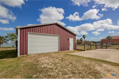 364 N Blackburn Avenue, Port Lavaca, TX 77979 - Photo 24