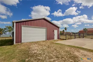 364 N Blackburn Ave, Port Lavaca, TX 77979 - Photo 24