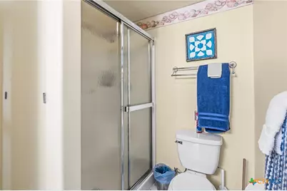 364 N Blackburn Avenue, Port Lavaca, TX 77979 - Photo 18