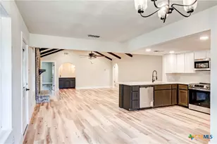 905 S Roy Reynolds Dr, Harker Heights, TX 76548 - Photo 14