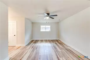 905 S Roy Reynolds Dr, Harker Heights, TX 76548 - Photo 30