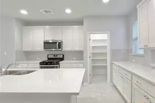 816 Alta Wy, Leander, TX 78641 - Photo 4