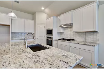 2027 Stephanie Avenue, New Braunfels, TX 78132 - Photo 4