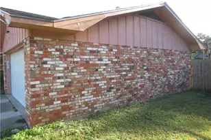 508 Wilson, Edna, TX 77957 - Photo 2