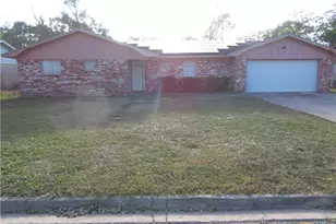 508 Wilson, Edna, TX 77957 - Photo 1