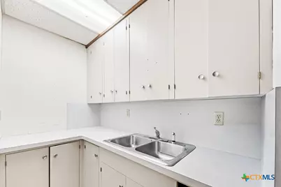 715 W Hopkins Street #101, San Marcos, TX 78666 - Photo 20