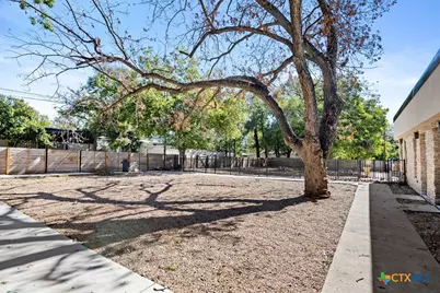 715 W Hopkins Street #101, San Marcos, TX 78666 - Photo 30