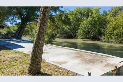 587 Guadalupe River Drive, Tivoli, TX 77990 - Photo 6