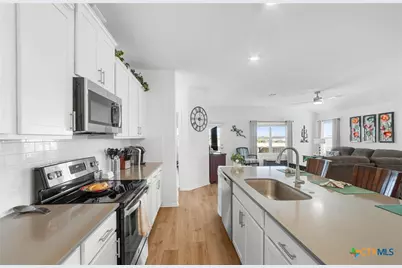 108 The Ugly Way, Jarrell, TX 76537 - Photo 8