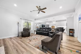 10317 Fallen Leaf Dr, Waco, TX 76712 - Photo 10