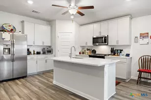 130 Greenspire Ln, Hutto, TX 78634 - Photo 12