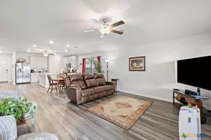 130 Greenspire Ln, Hutto, TX 78634 - Photo 4