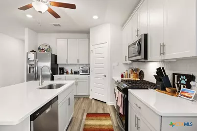 130 Greenspire Lane, Hutto, TX 78634 - Photo 18