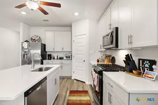 130 Greenspire Ln, Hutto, TX 78634 - Photo 18