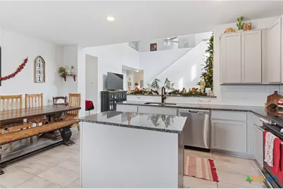 305 Tims Way, Seguin, TX 78155 - Photo 14