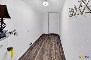 304 Sun Valley Dr, Victoria, TX 77904 - Photo 6