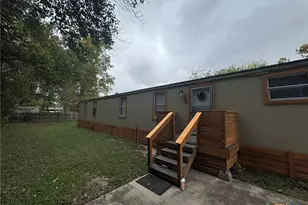 260 Elm Dr, Seguin, TX 78123 - Photo 2