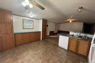 260 Elm Dr, Seguin, TX 78123 - Photo 4