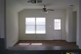 104 Jocelyn Cir, Victoria, TX 77901 - Photo 10