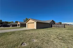 1802 Azalea Dr, Temple, TX 76502 - Photo 2