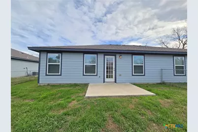 907 E 3rd Street #B, Lampasas, TX 76550 - Photo 30