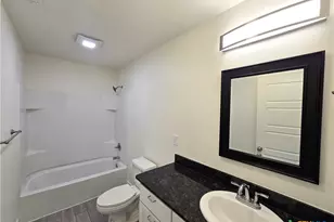 907 E 3rd St, Lampasas, TX 76550 - Photo 16