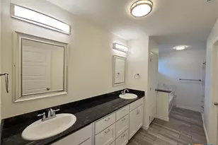 907 E 3rd St, Lampasas, TX 76550 - Photo 20